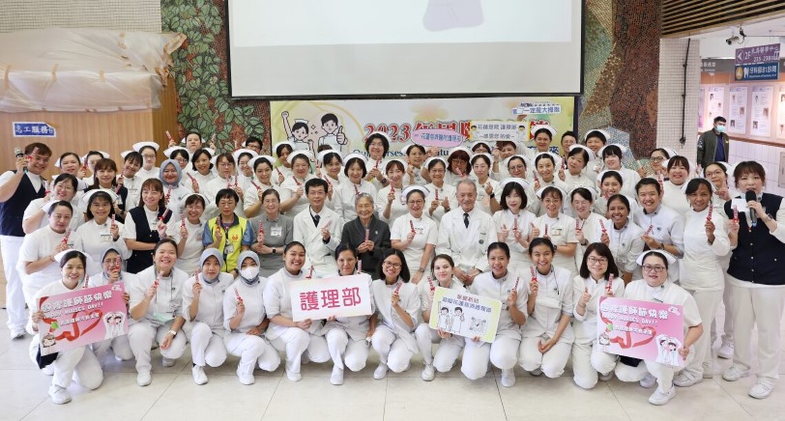 國際護師節 花蓮慈院長廊之光為護理人生加分