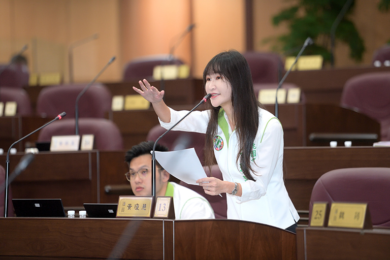 防範霸凌虐童事件發生,市議員黃瓊慧:校園裝設「監視畫面回傳系統」。(圖/市議會提供)