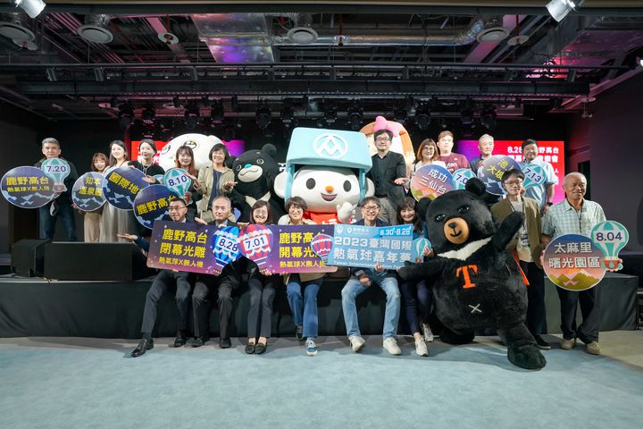 2023臺灣國際熱氣球嘉年華再突破!全球最大熱氣球與無人機展演在臺東