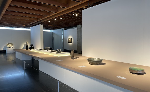 陶博館「黑華白光—器用之美」　142組件黑白釉陶瓷器時尚開展