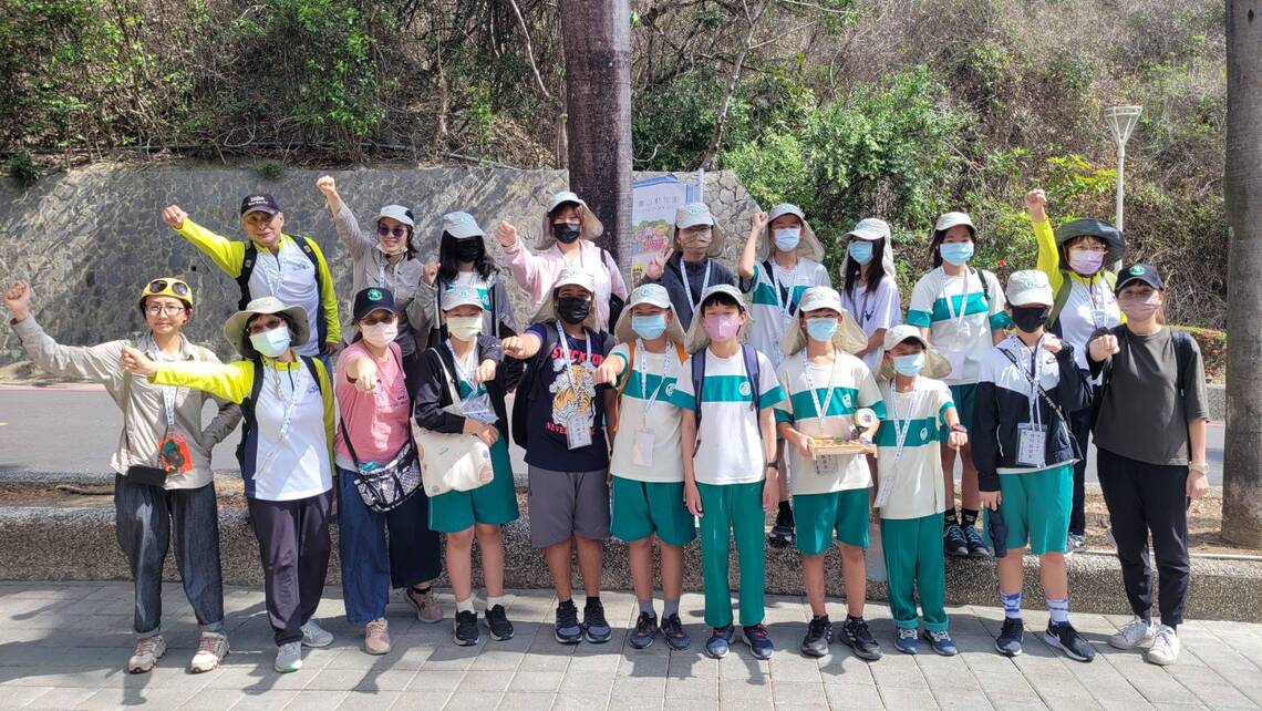 漾新聞|把關人猴大戰 壽山國中青年解說員登山口出任務