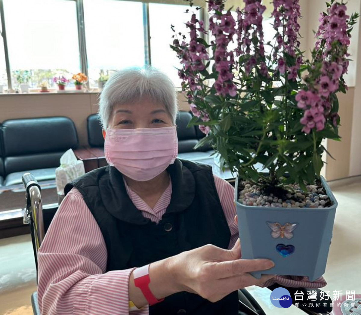 溫馨母親節 北榮桃園分院慈心病房花語寄情