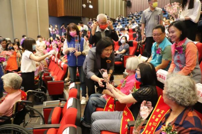 母親節表揚大會 張麗善表揚模範母親及票選兔媽