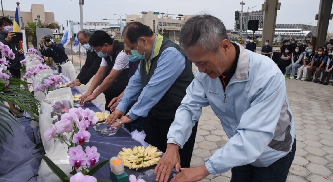 陳光復出席慈濟浴佛節 祈願四時無災