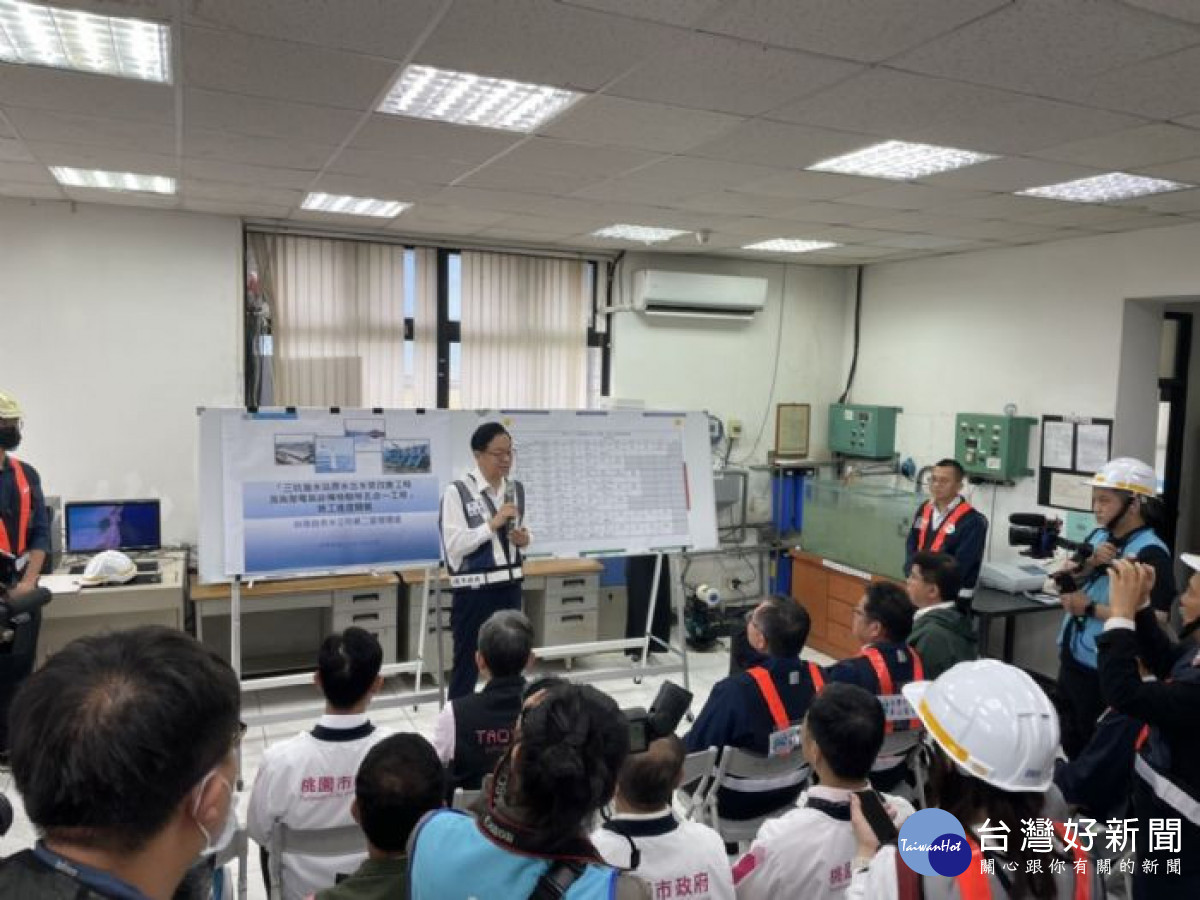 張善政視察三坑抽水站一期原水出水管改善工程。