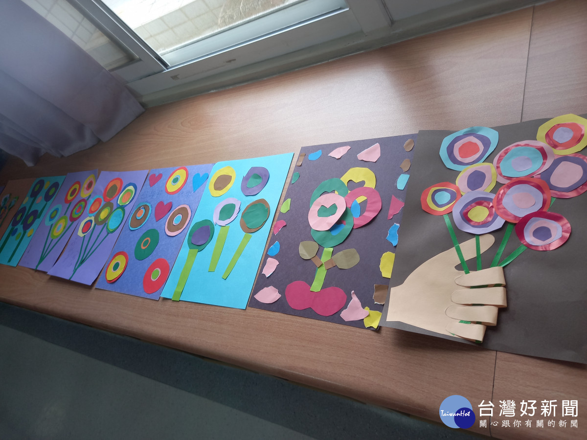 精神病人製作母親節卡片 表達愛與感激