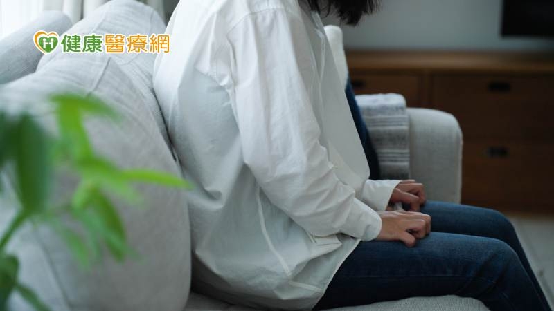 女性更年期+空巢期、孩子叛逆期 如何自我照顧、調適?哪些資源可協助?
