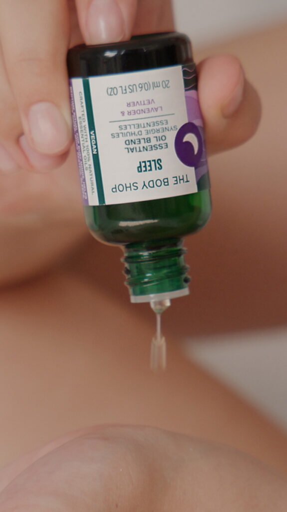 女子生活提案入住即依房型贈手搖控最愛的Woky最新渾圓杯,讓今年夏天喝飲料也能超網美。(贈送商品不恕不挑色;圖/神旺商務酒店、Woky提供)