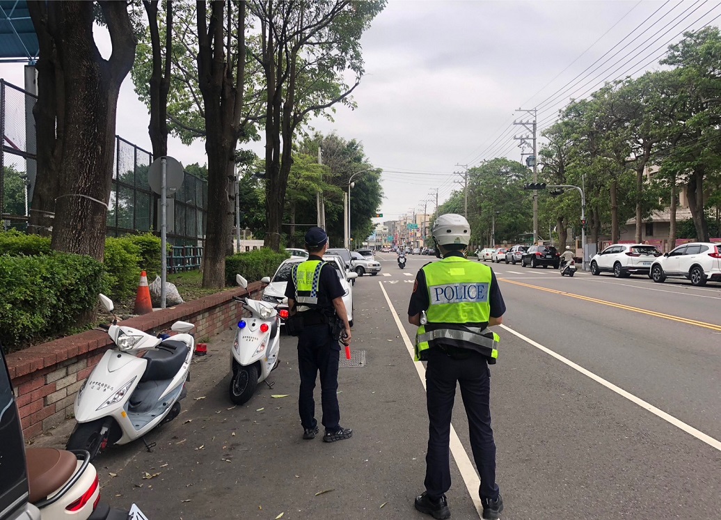 ▲ 中警局執行「全國同步擴大取締路口不停讓行人專案」 (圖/台中市警察局 提供)