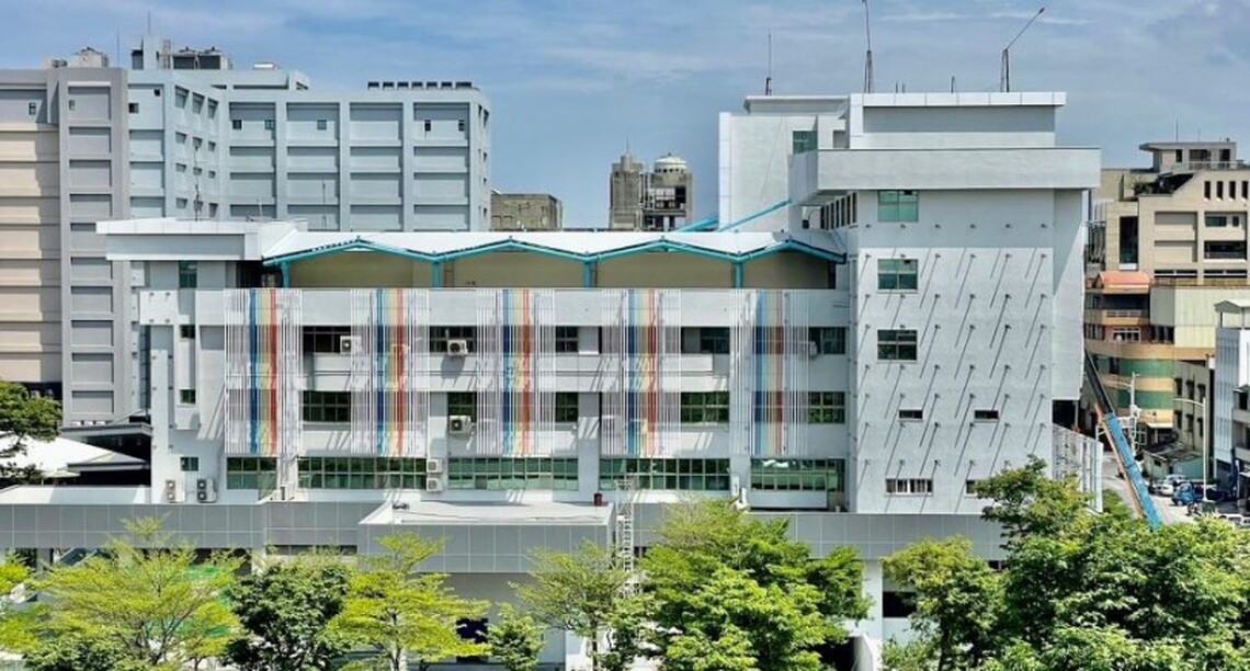 前鎮漁港漁服中心與漁會大樓建物展現全新風貌