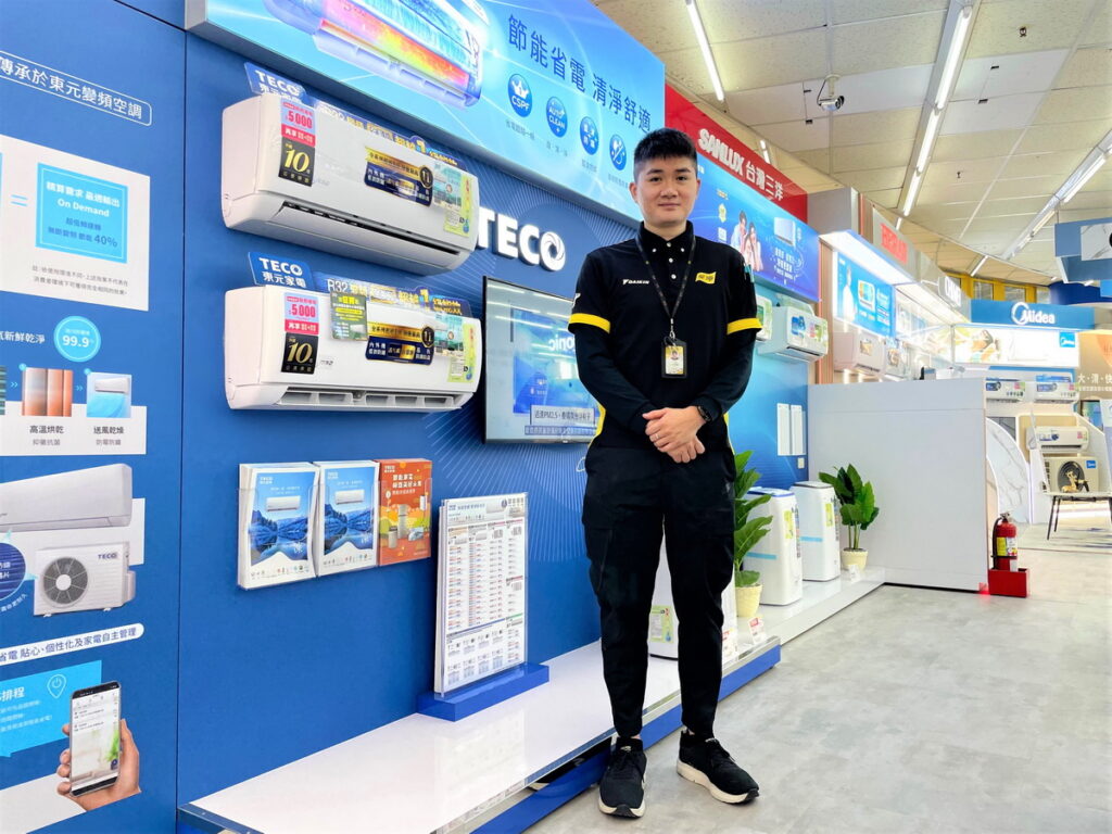 全系列分離式空調滿額送獨家贈品，現在買還能享免費現場評估及VVIP級尊榮安裝服務，指定機型再享8年免費延長保固。(燦坤提供)