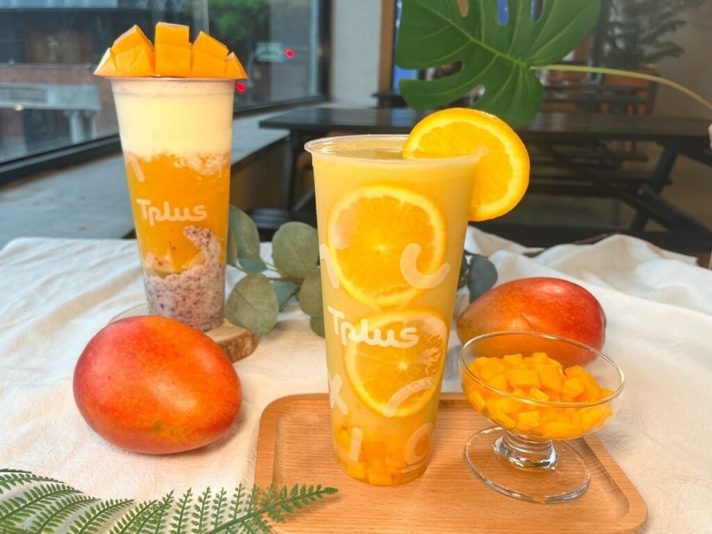 集團旗下的網紅手搖飲品牌-TPLUS茶,推出以女性最愛的「芒系手搖甜點」兩支新品。