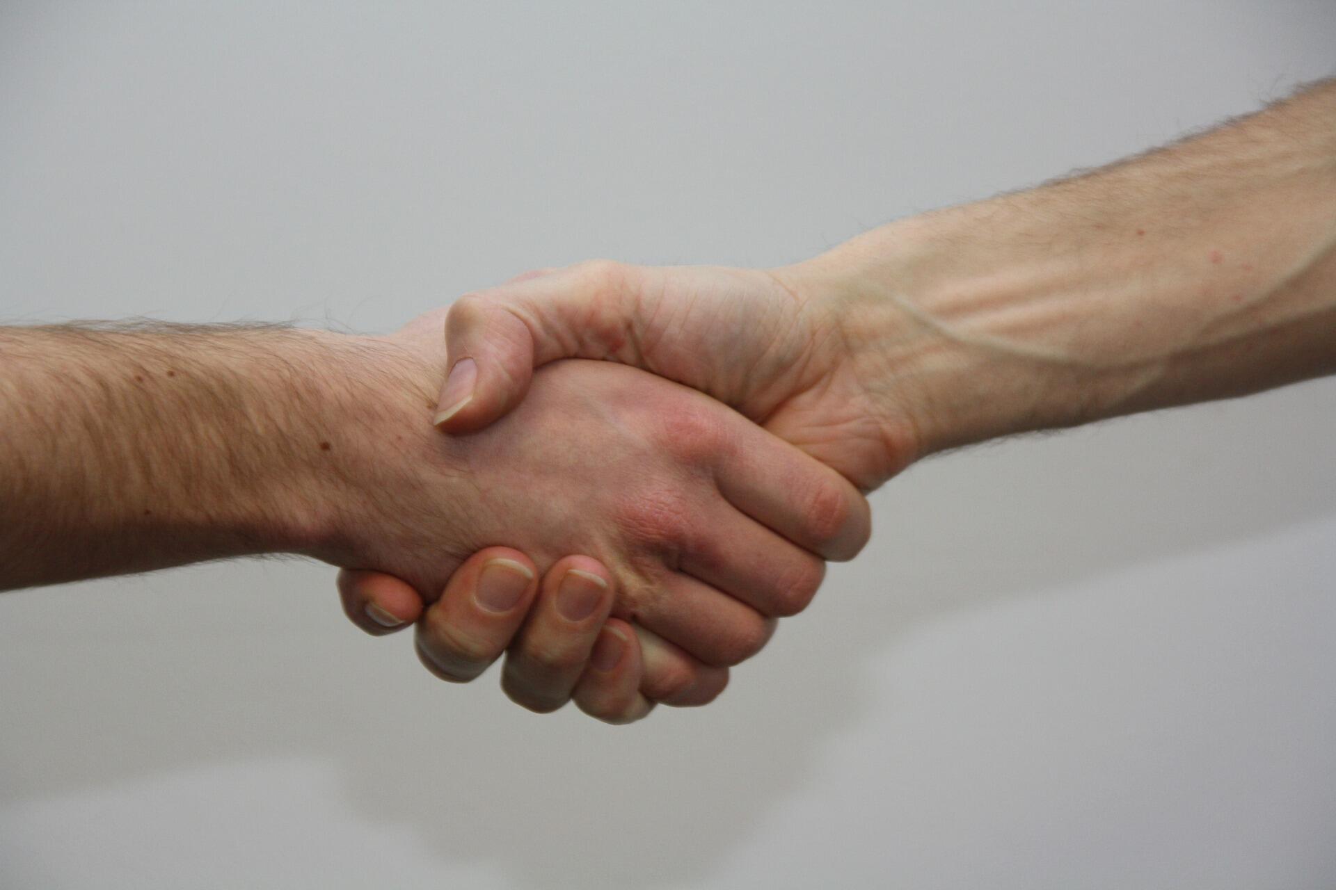 hands-1439397_1920