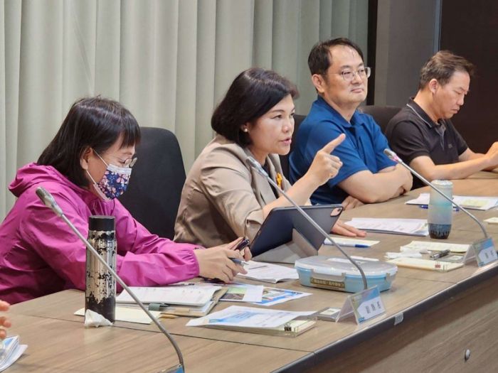 改善行人地獄亂象 張麗善召集相關各部門舉行道安會報
