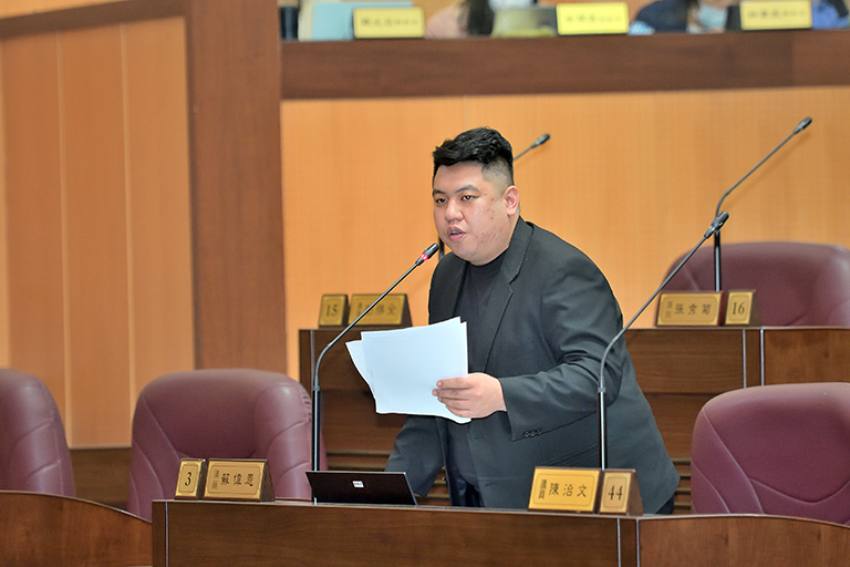 復興區簡易自來水系統及用水權益,市議員蘇偉恩:應增列管線建置預算。(圖/市議會提供)