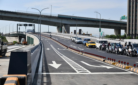 成蘆大橋機車道拓寬工程今通車　保障用路人行車安全