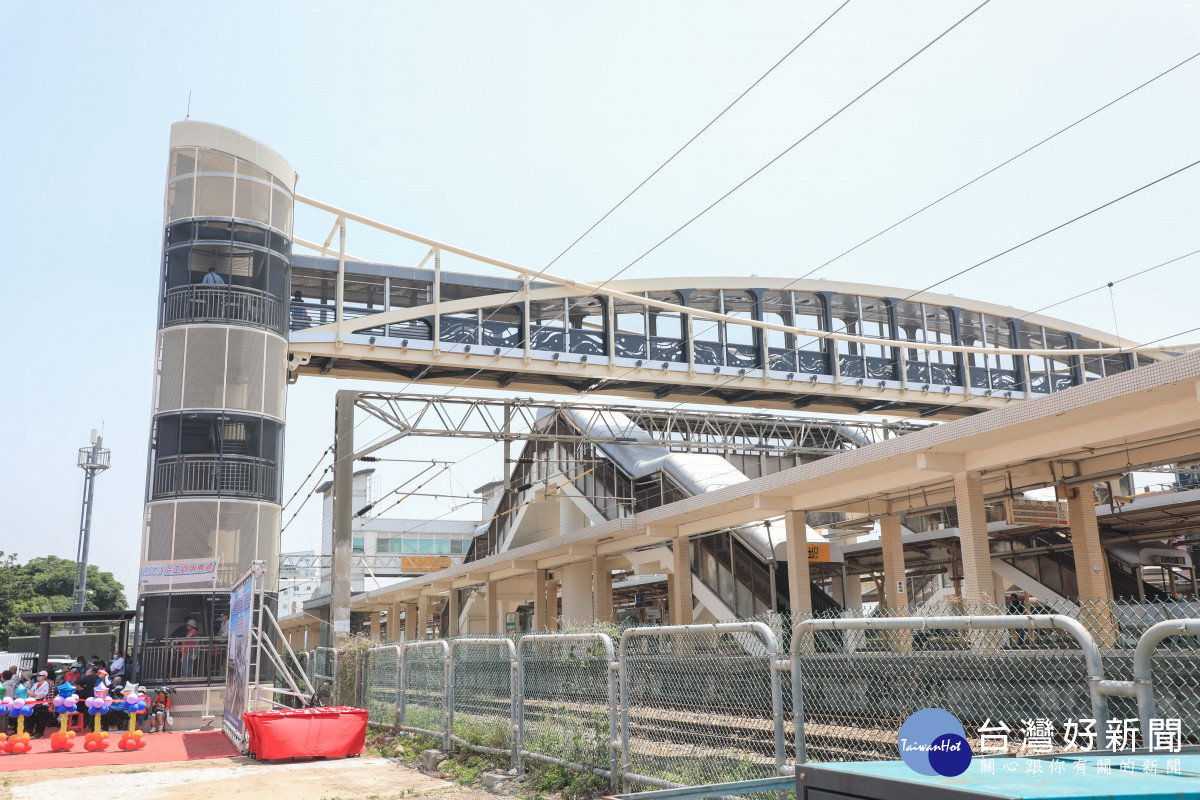 台中市政府編列8077萬元經費,打造清水車站人行跨站天橋。