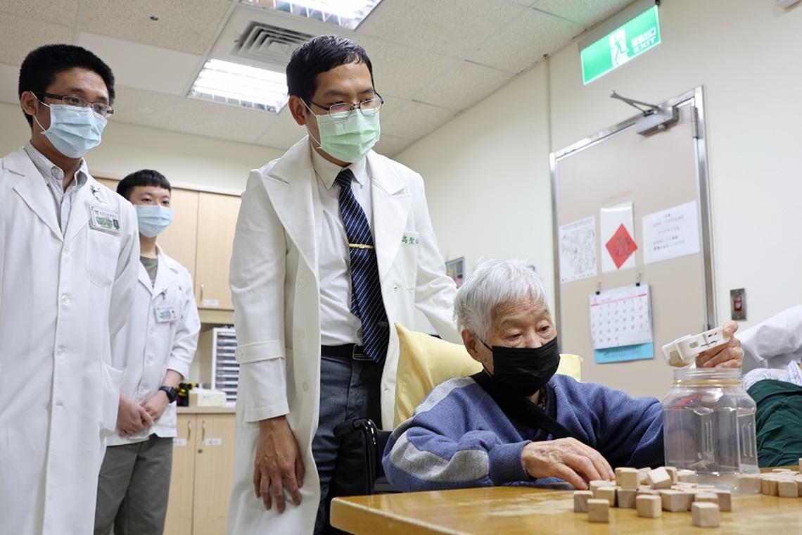 為百歲人瑞提供返家中繼站　花蓮慈院推動急性後期整合照護