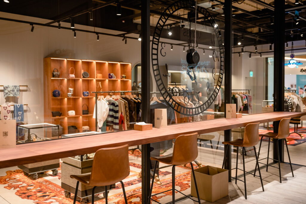 【Vivienne Westwood Café】甜點控新寵! 一窺全台首間Vivienne Westwood複合式店面 體驗Vivienne Westwood Café皇室享受