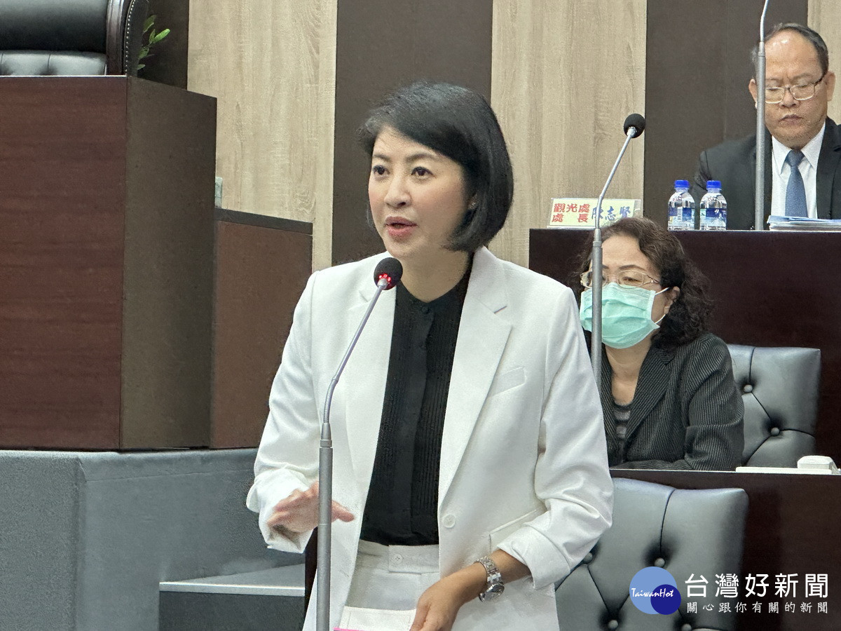 許縣長認同多位議員的看法也爭取代管。(記者扶小萍攝)