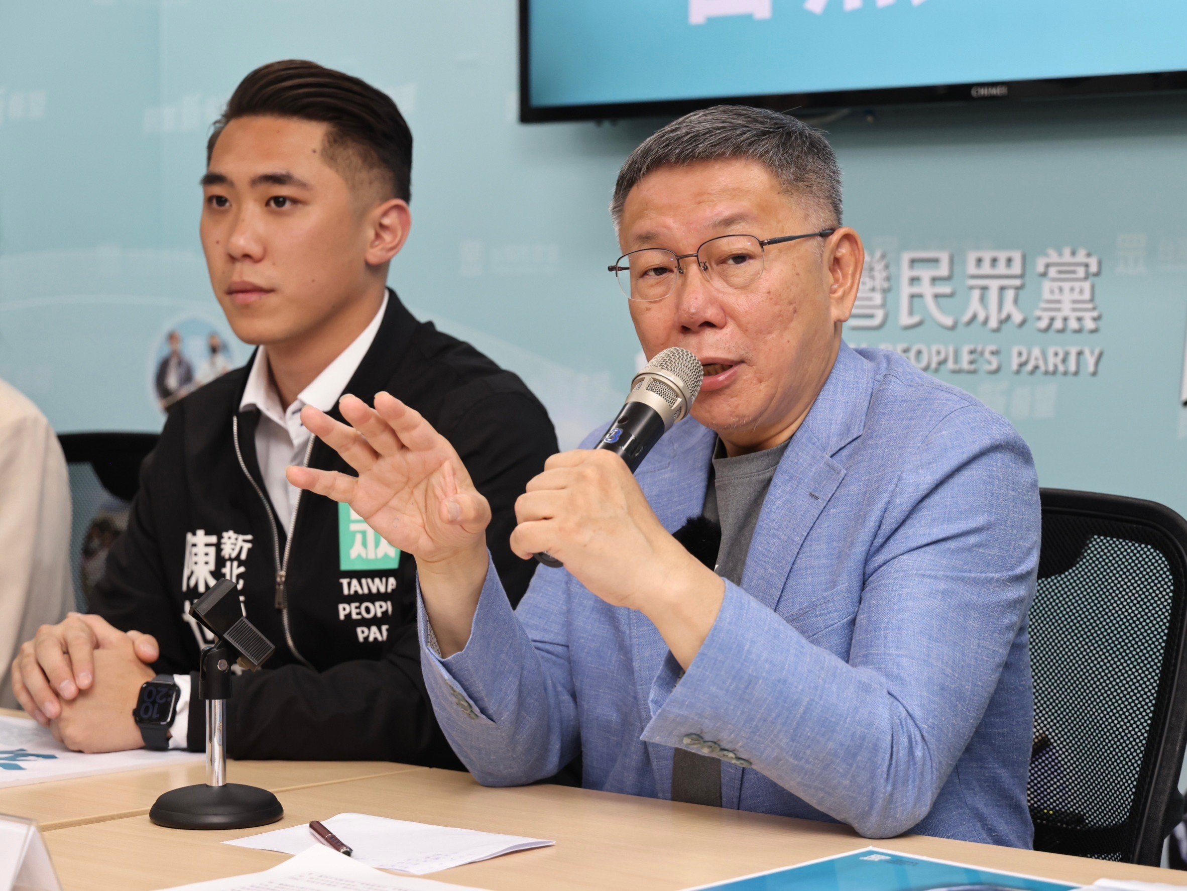 民眾黨主席柯文哲18日為郭台銘抱不平指出,國民黨最大問題就是,答案公布了才開始講比賽規則。林啟弘攝