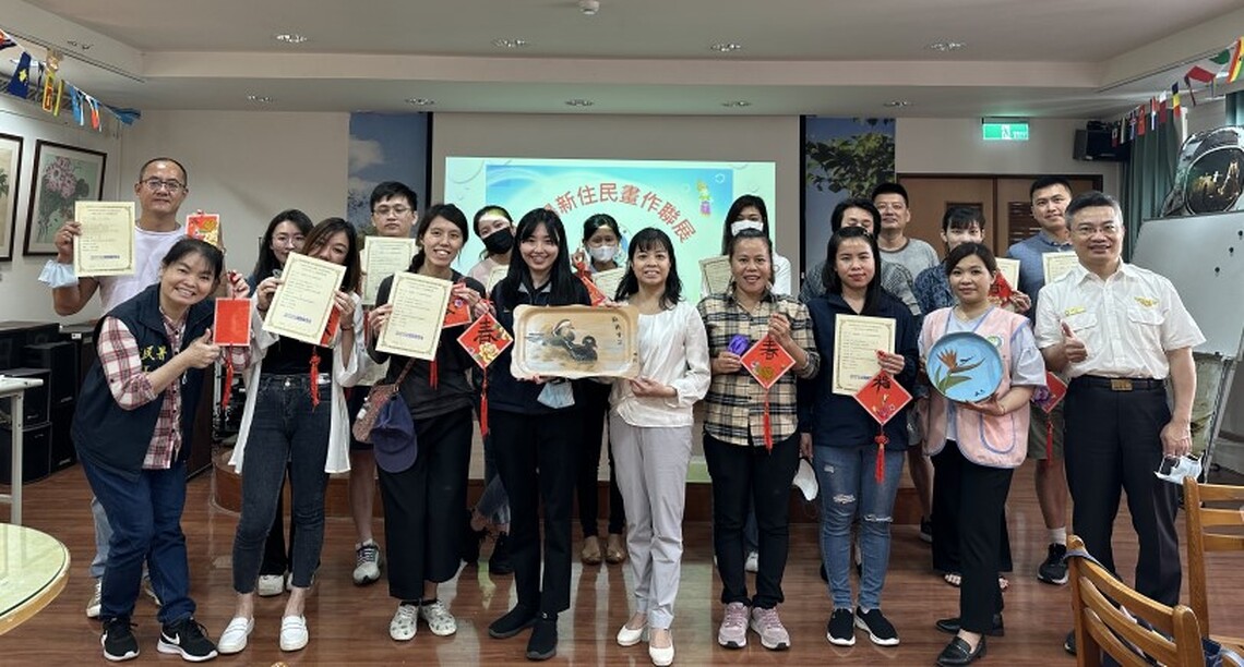 蘭陽新住民畫作聯展 葉明珠母女檔開創藝術「新」天地