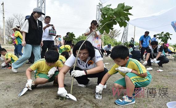 雲林減碳生活行動年  椬梧滯洪池百人植樹