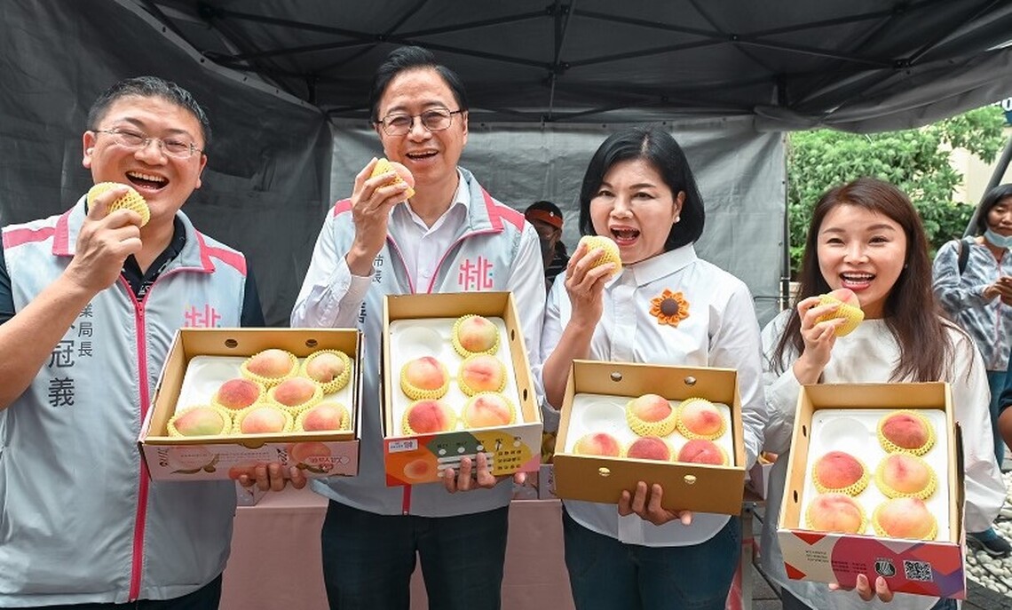 桃園雲林攜手行銷拉拉山媽媽桃與古坑鳳梨 齊心為在地農產行銷加值