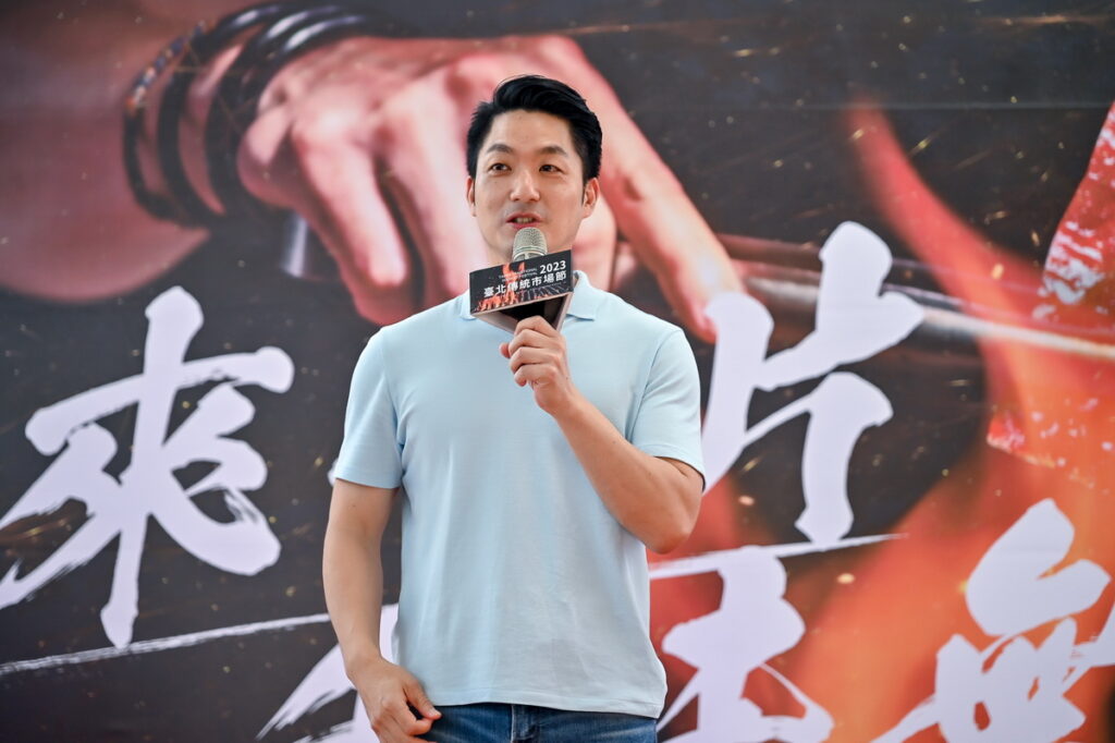 臺北市蔣萬安市長表示傳統市場是多元美食文化的據點，將持續透過年度天下第一攤選拔美食指南，讓臺北傳統美食變成國際觀光客舌尖的驚艷回憶。