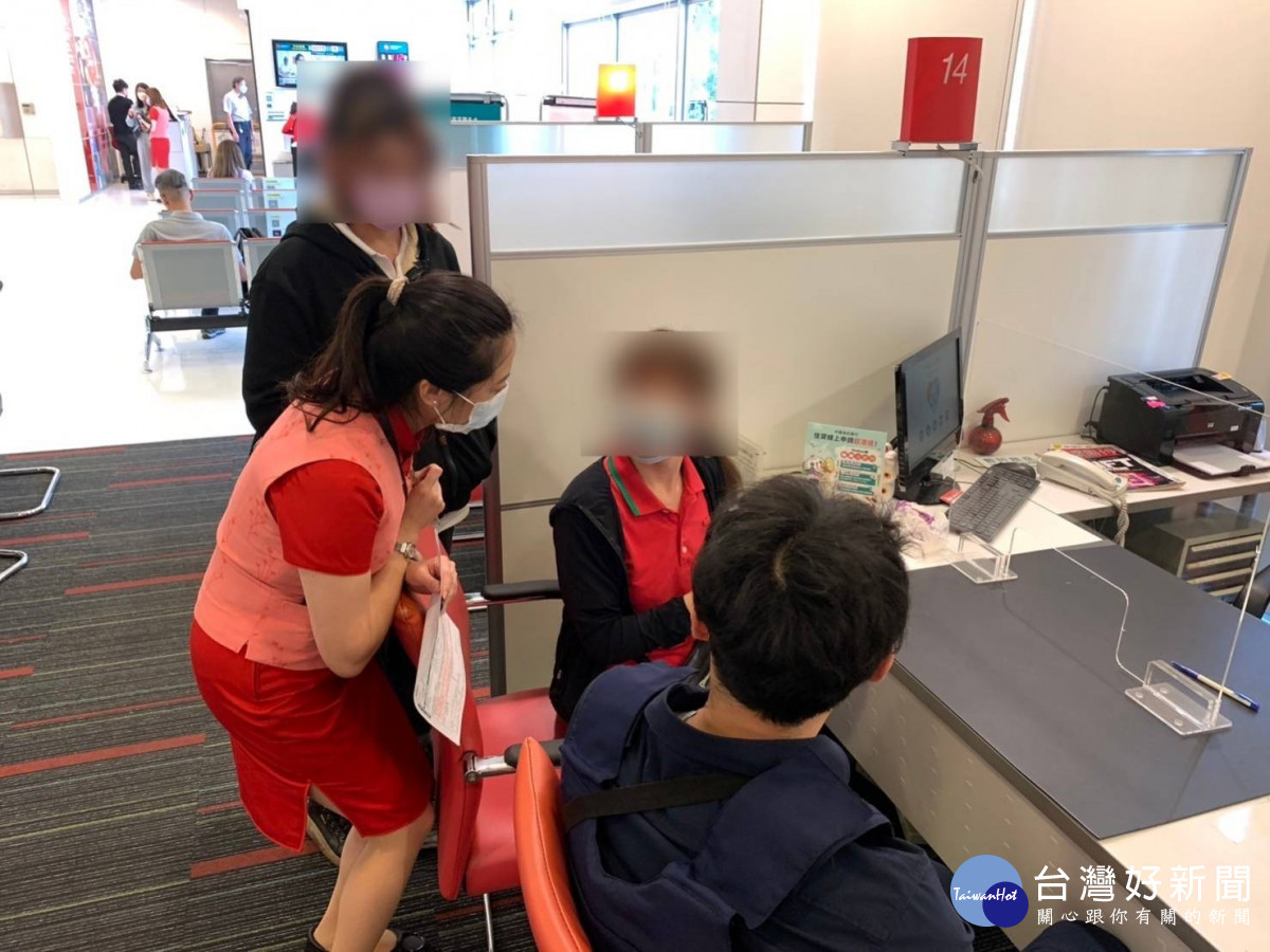 警方及行員成功阻詐保住百萬積蓄。