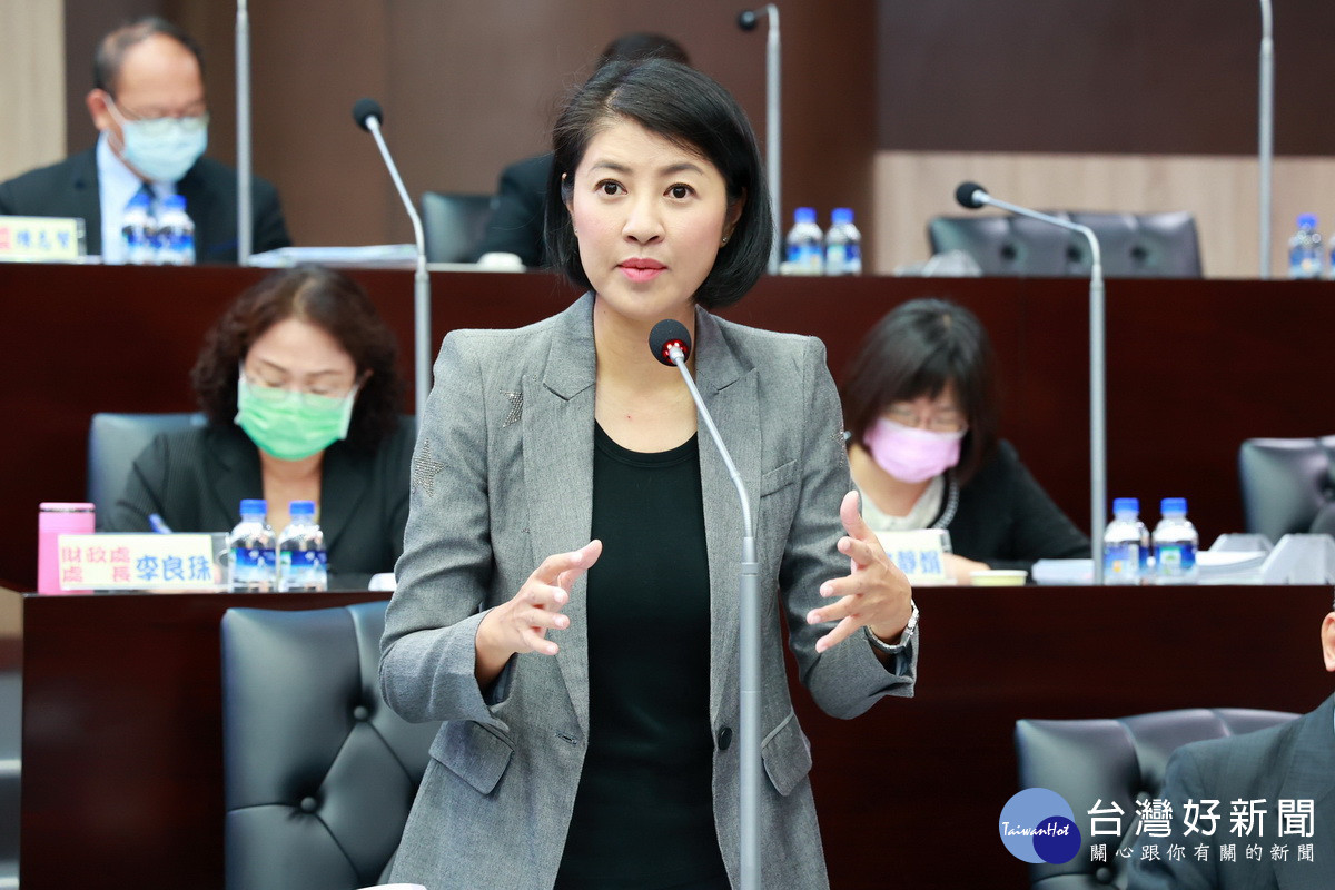 許縣長表示將會依急迫性與危害性安排清運。(縣府提供)
