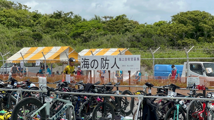 在自衛隊基地內進行自行車與跑步項目 照片來源:探索者運動