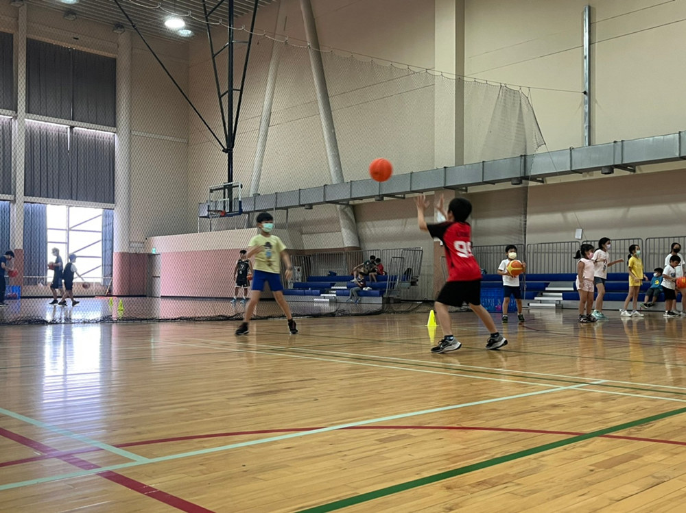 蘆洲運動中心籃球課程。(圖/新北市體育處提供)