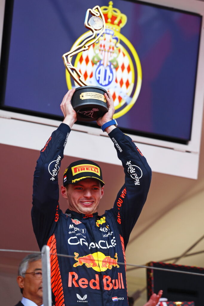 Red Bull車手Max Verstappen從竿位起步並全程領跑,二度奪下摩納哥大獎賽冠軍