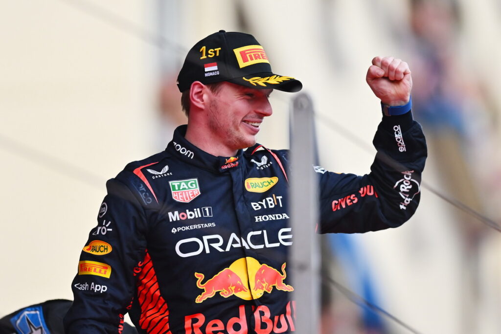 Red Bull車手Max Verstappen從竿位起步並全程領跑,二度奪下摩納哥大獎賽冠軍