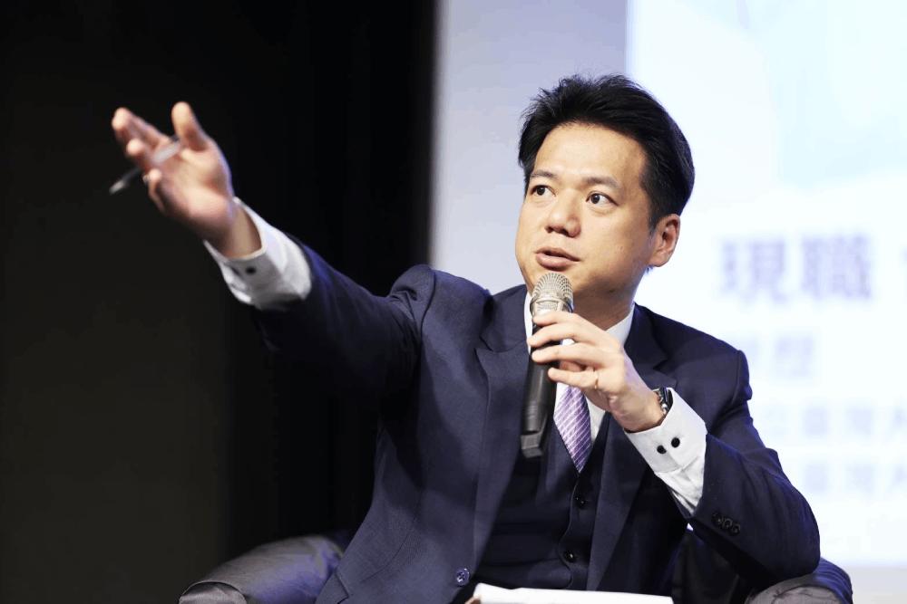每11青年1人失業 邱臣遠:肇因於學用落差及選職呈M型化 112 每11青年1人失業 邱臣遠:肇因於學用落差及選職呈M型化 111
