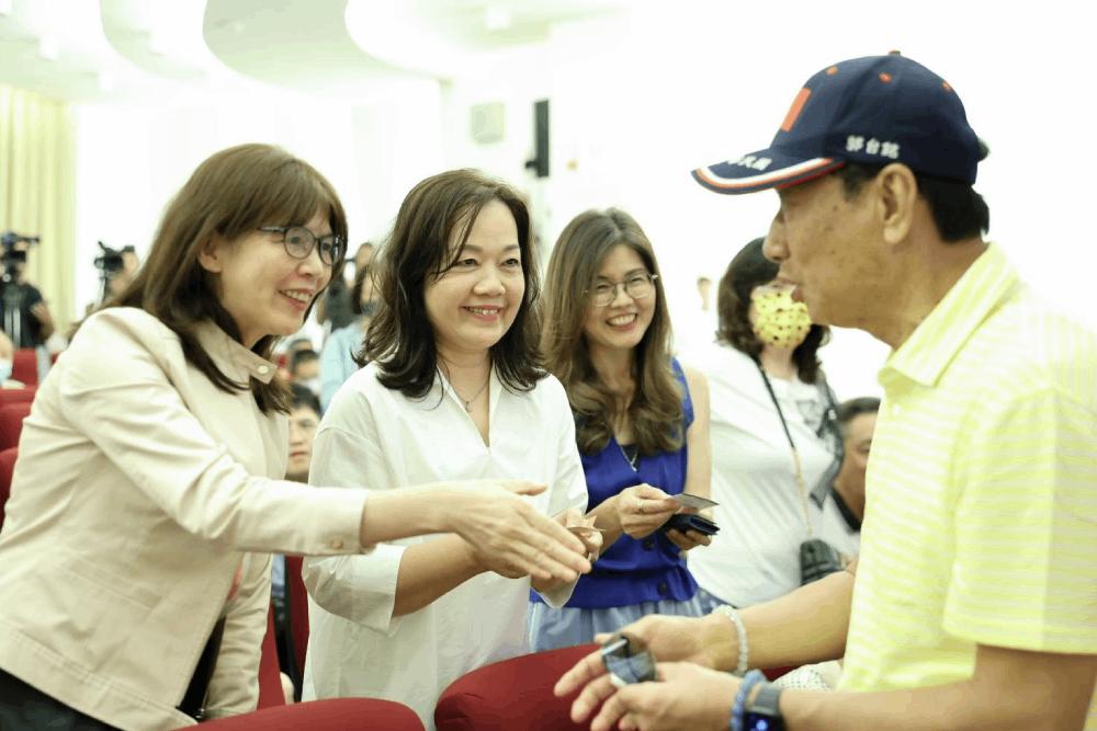 不求任何職位!郭台銘:金門是兩岸和談核心點 沒和平一切是虛幻 102 不求任何職位!郭台銘:金門是兩岸和談核心點 沒和平一切是虛幻 101