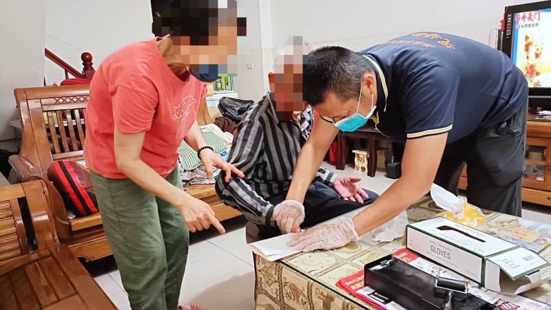 小港分局攜手里長成立推動失智長者指紋捺印工作小組
