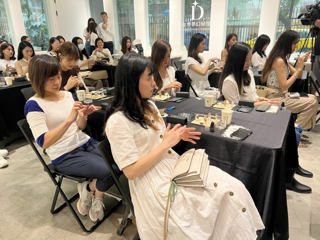 人本肌粹將黑魔法植萃保養品與古埃及祈福儀式結合
