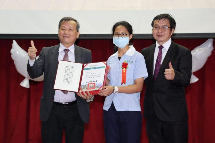 南投高中畢業典禮 王瑞德祝福開創未來、實現夢想