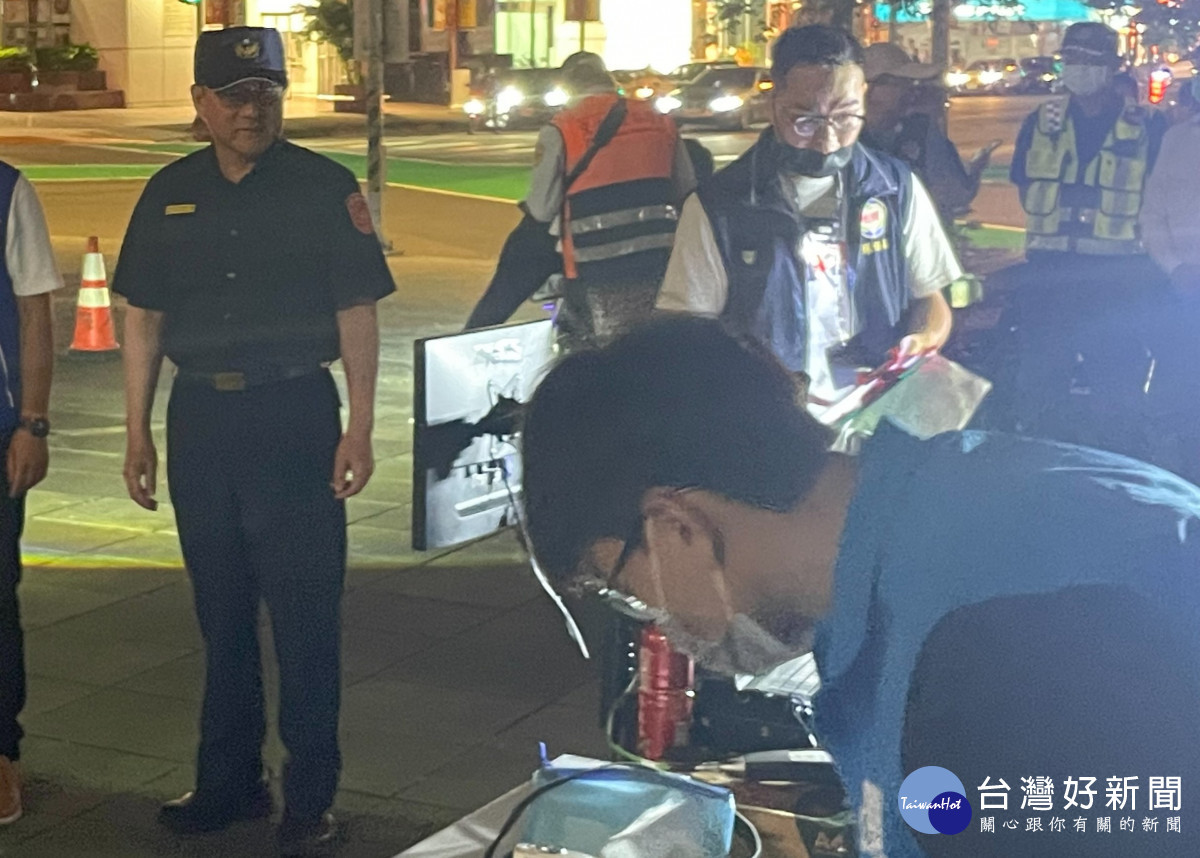 警察局局長吳坤旭表示,捍衛用路人行車安全,也還給民眾安寧的生活環境。