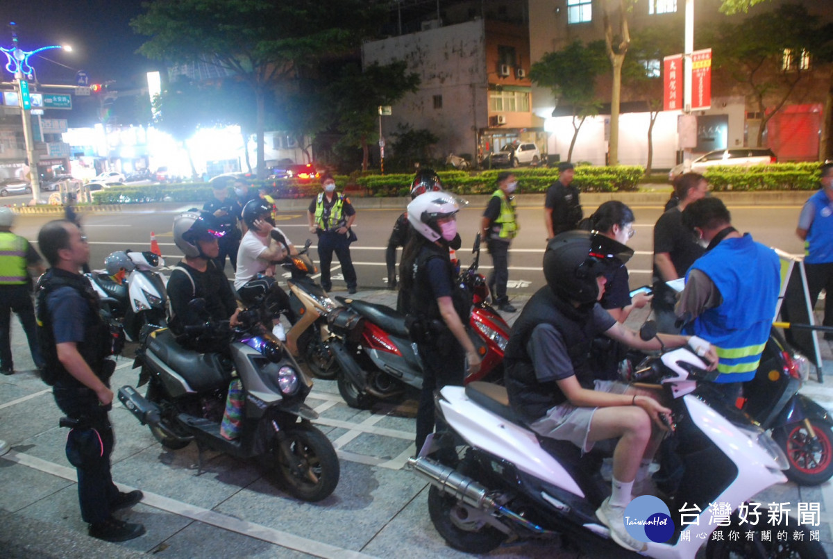 監警環團隊「靜桃計畫」總動員,強力取締改裝噪音車輛。<br /><br />