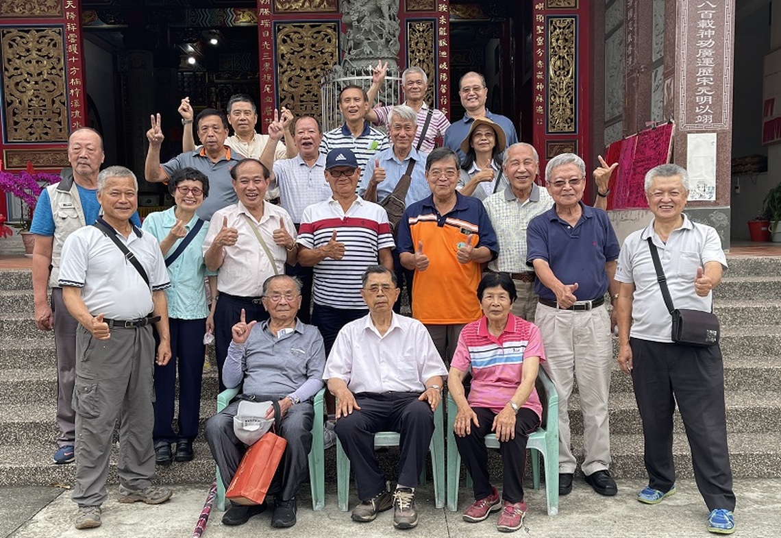 旗山初中禮班同窗  相隔半世紀再聚首