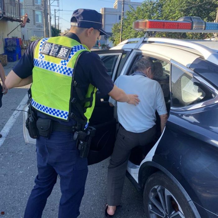 老翁迷路找警察 員警靈機一動問里長