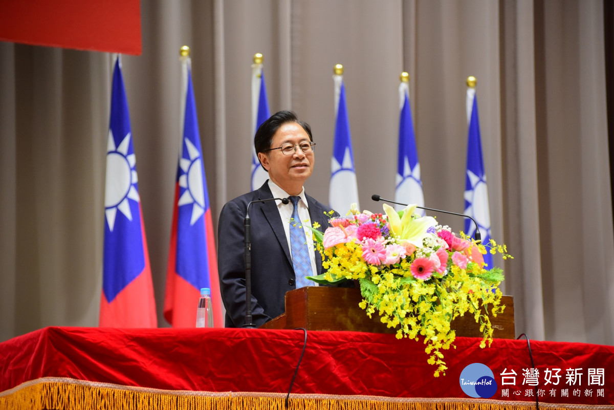 桃園市市長張善政出席中原大學畢業典禮,肯定中原為社會培育人才,是桃園的驕傲。