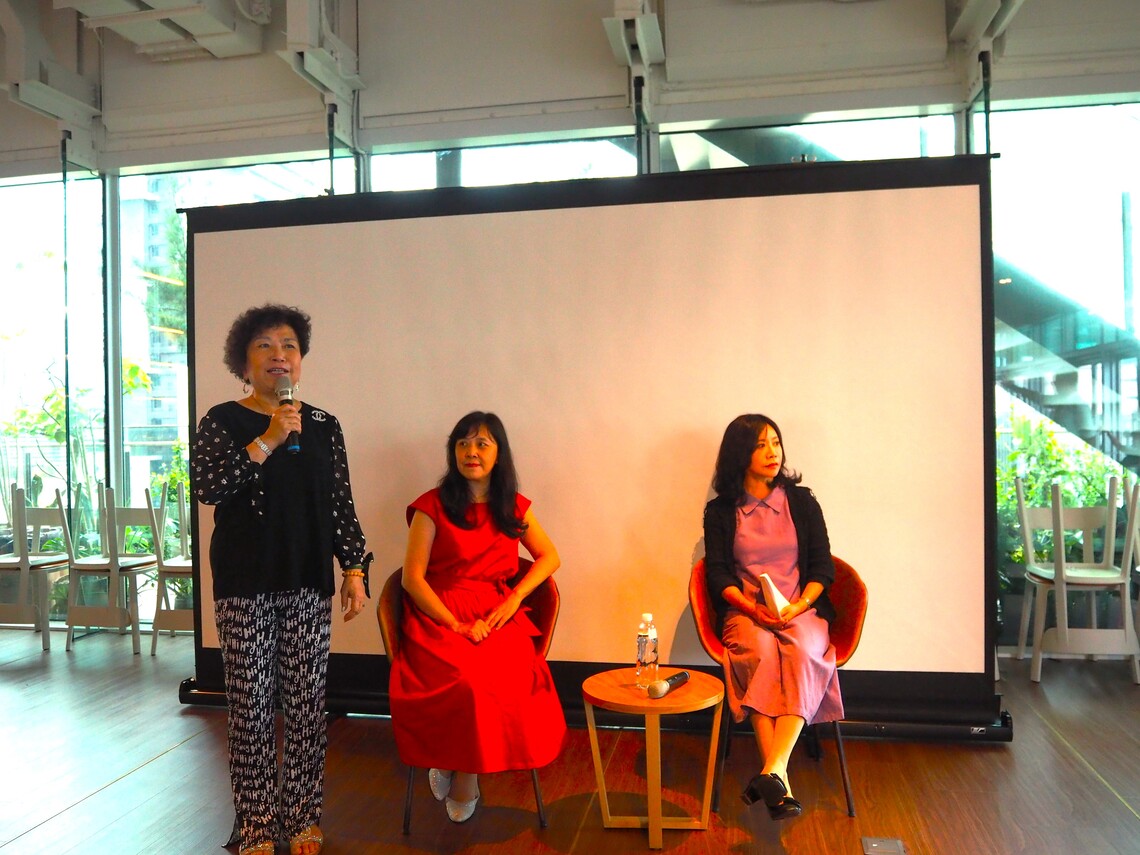美女包子詩人-王紅林帶著她的「花長出了骨頭」第一次來高雄分享