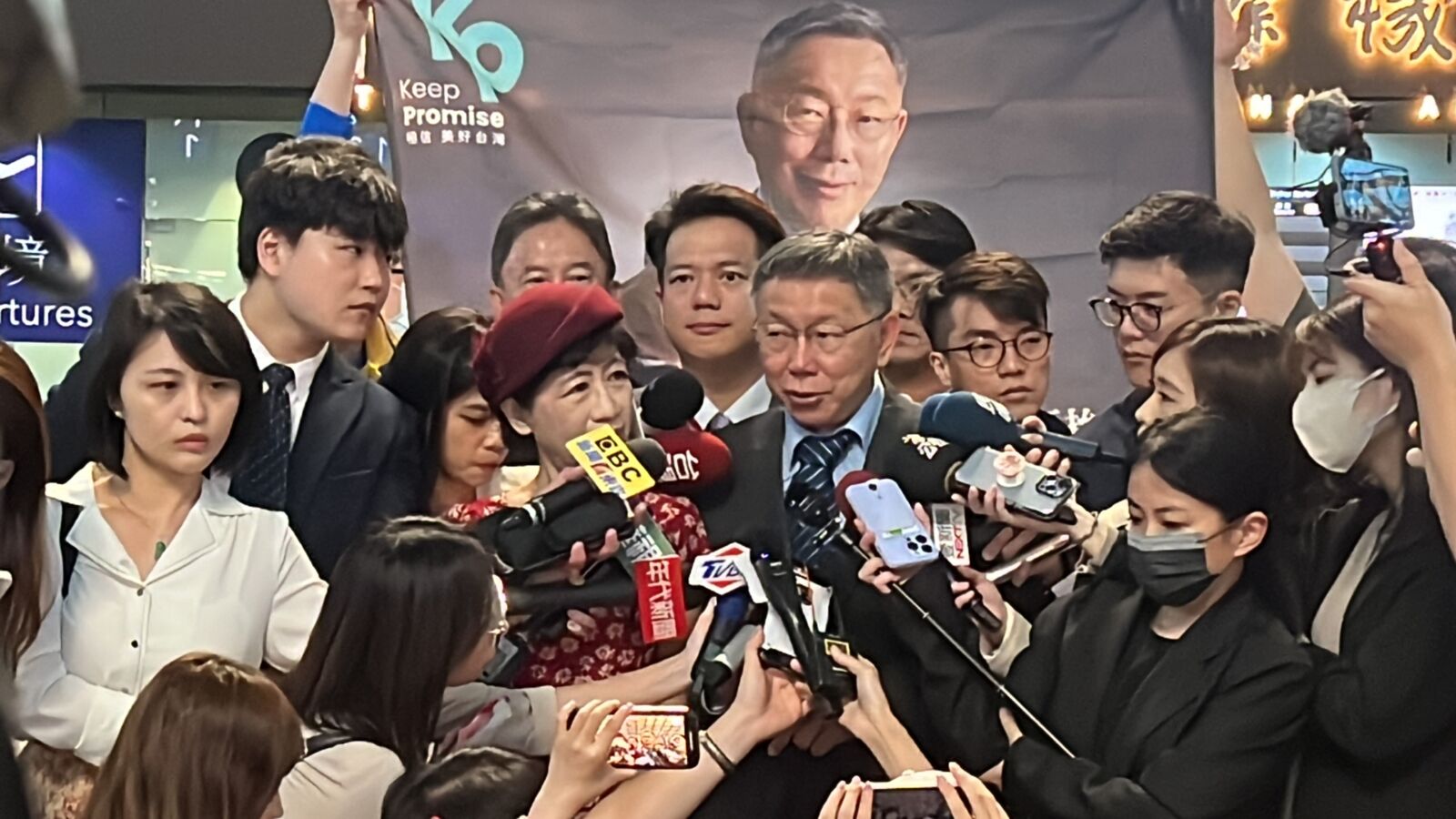 【有影】政壇性騷延燒 柯文哲:應思考制度 否則找女巫燒死啥都沒做下次又重來 184 【有影】政壇性騷延燒 柯文哲:應思考制度 否則找女巫燒死啥都沒做下次又重來 183