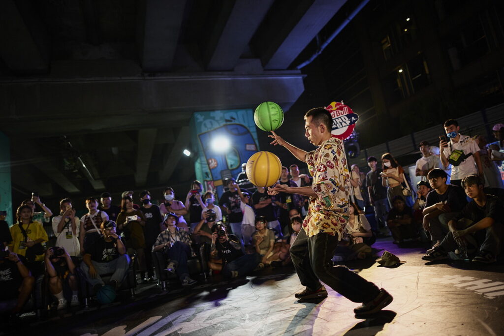 BALLERTIME花式籃球則運轉出球與身體流動，由游聖城最後以流暢的雙球花式贏得勝利