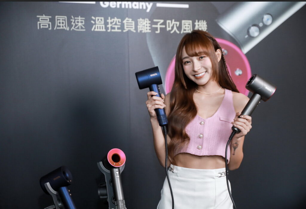 林襄表示「德國BENVOL%20高風速溫控負離子吹風機」造型超美有質感，價錢又高貴不貴，很值得推薦.