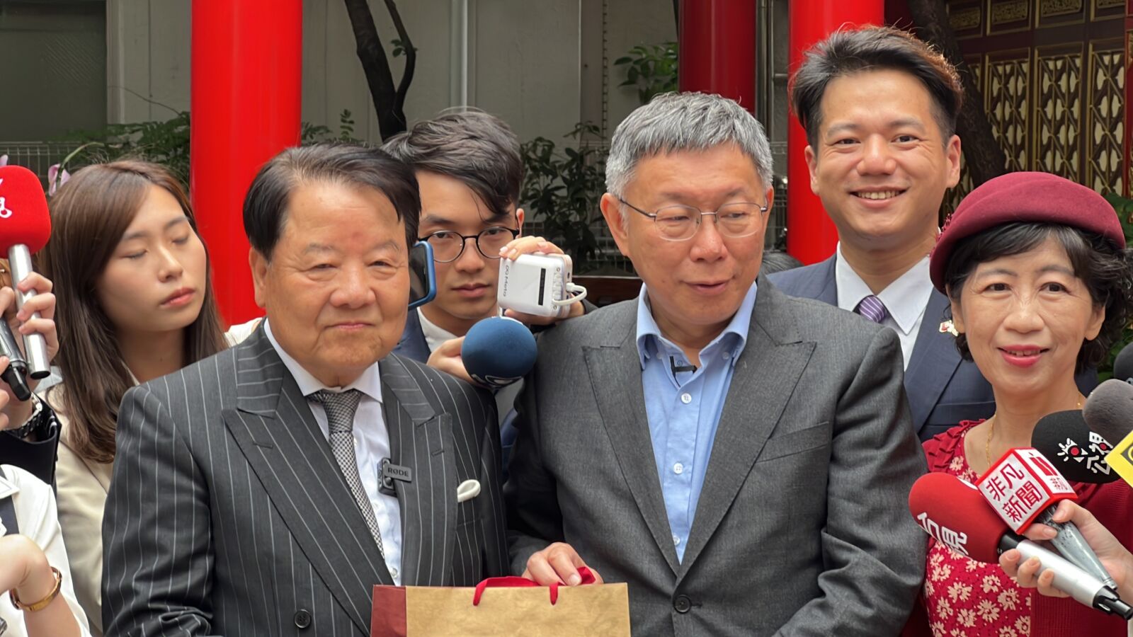 【有影】來日本挖賴清德牆角?信賴之友會成員當面喊凍蒜 柯文哲也要邀他當顧問 180 【有影】來日本挖賴清德牆角?信賴之友會成員當面喊凍蒜 柯文哲也要邀他當顧問 179